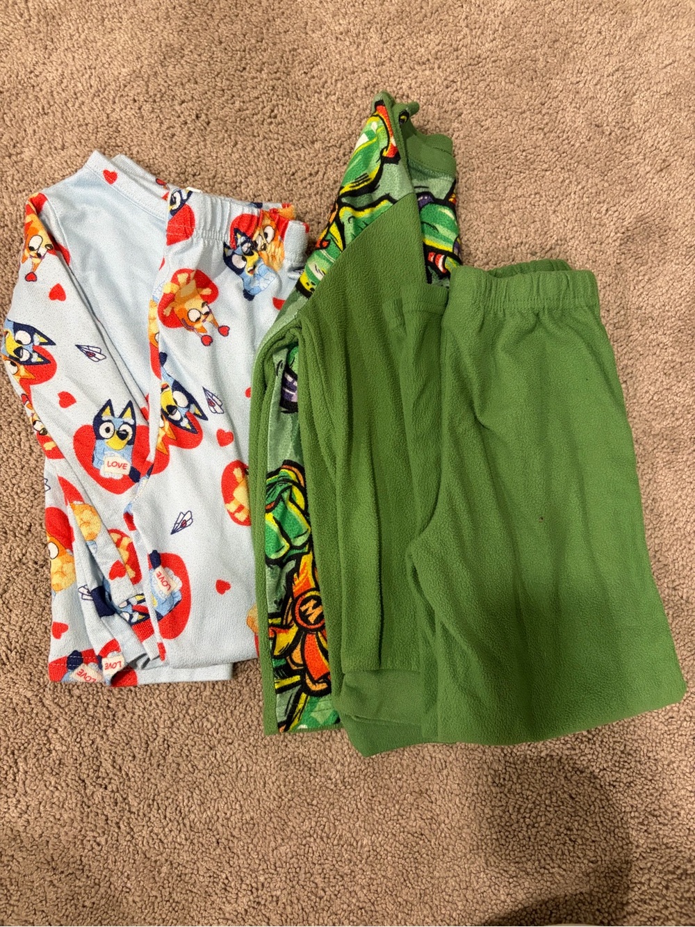 LOT OF 3 Boy’s PJs size 6